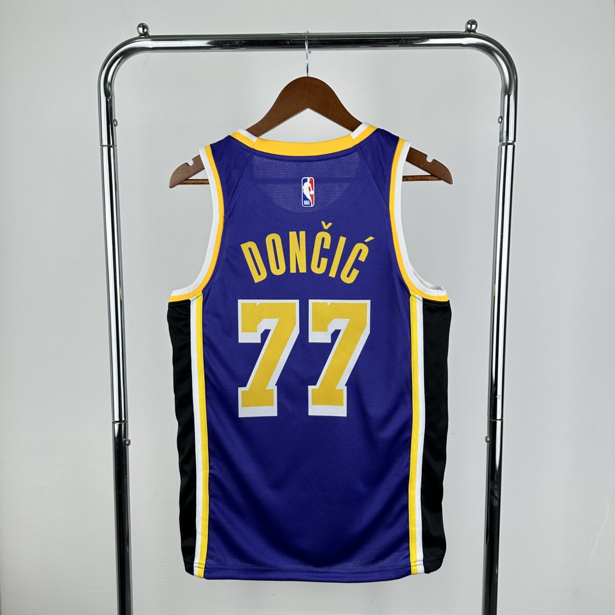⁦Lakers - Luka Dončić - Icon Edition⁩ - الصورة ⁦2⁩