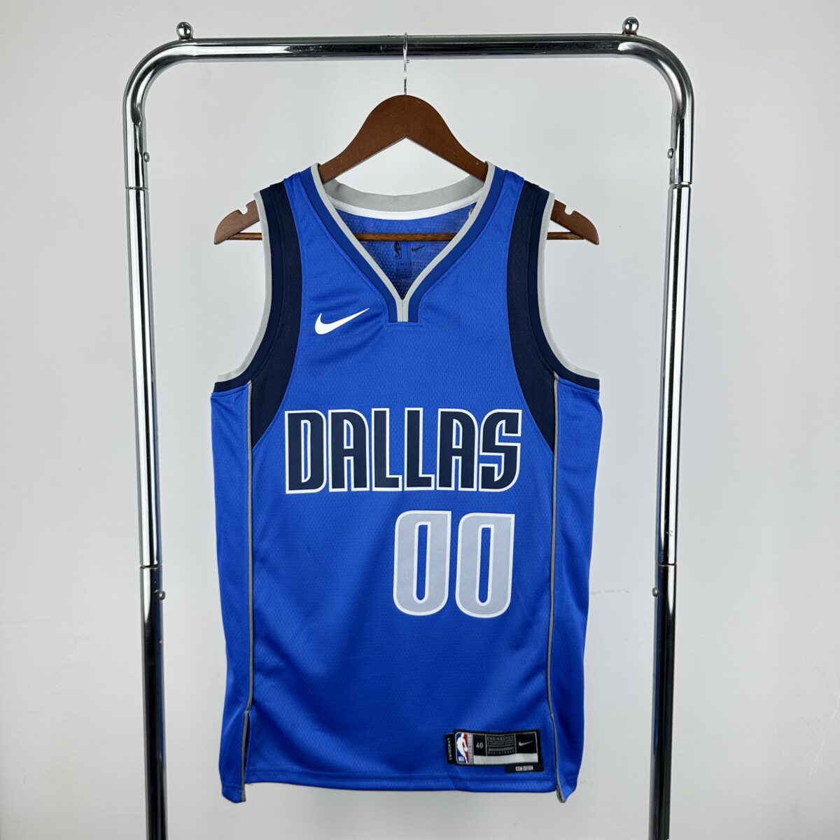 ⁦Dallas - Christie - Icon Edition⁩ - الصورة ⁦1⁩