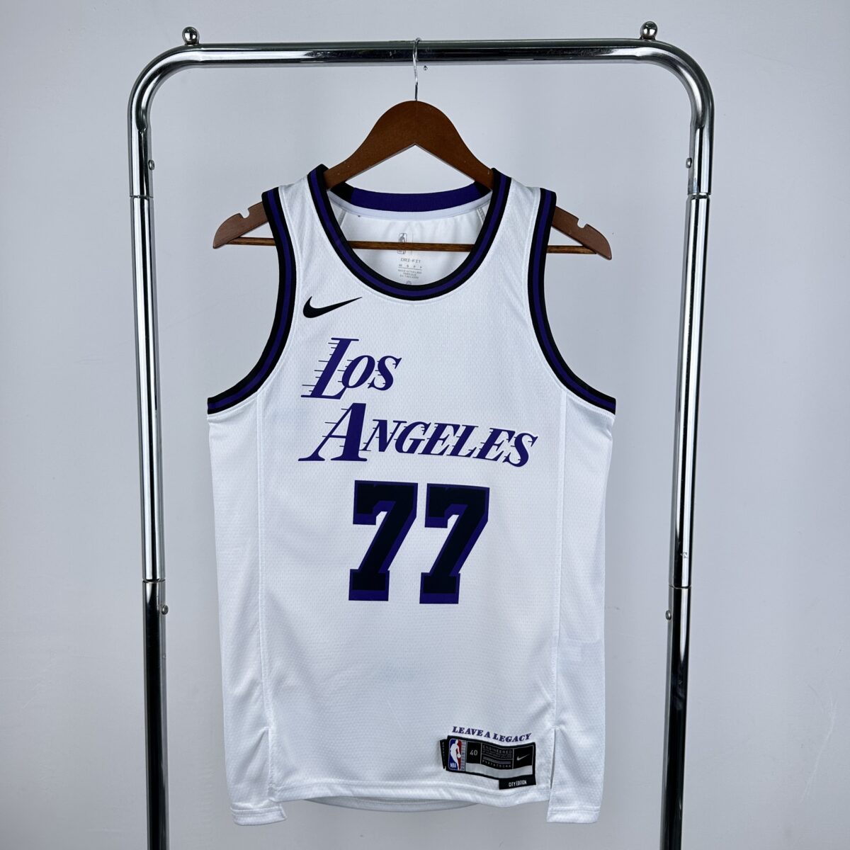 ⁦Lakers 2023 - Luka Dončić - Icon Edition⁩ - الصورة ⁦1⁩