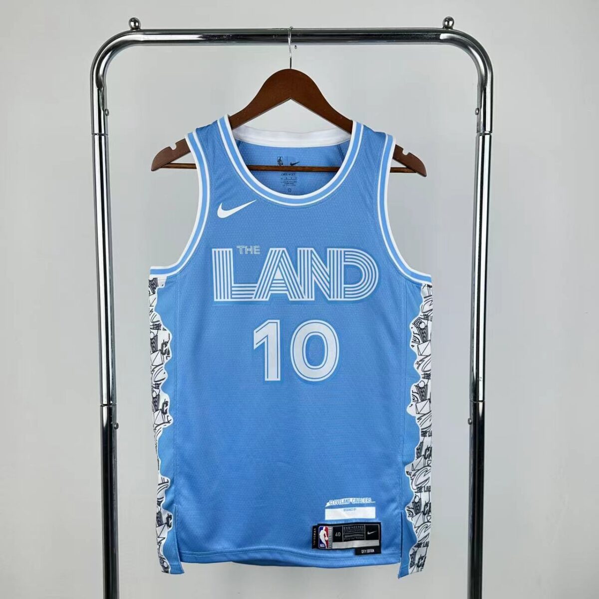 Land 2025 - Garland- Icon Edition - Image 1