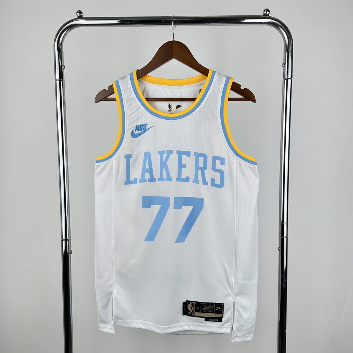 ⁦Lakers 2023 - Luka Dončić - Icon Edition⁩ - الصورة ⁦1⁩