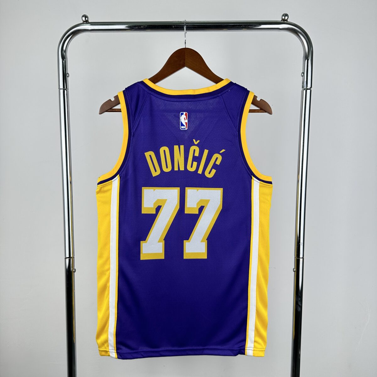⁦Lakers - Luka Dončić - Icon Edition⁩ - الصورة ⁦2⁩