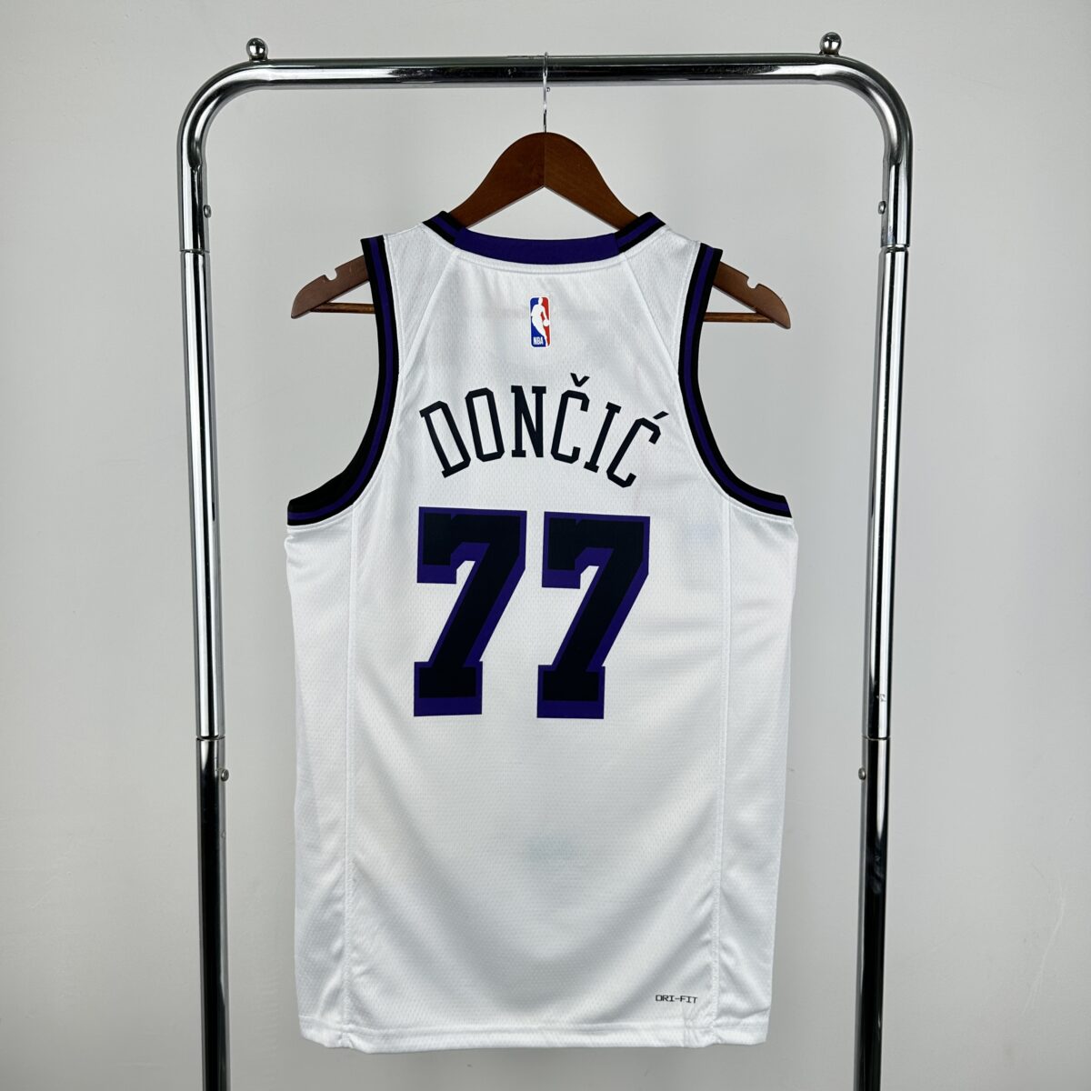 ⁦Lakers 2023 - Luka Dončić - Icon Edition⁩ - الصورة ⁦2⁩
