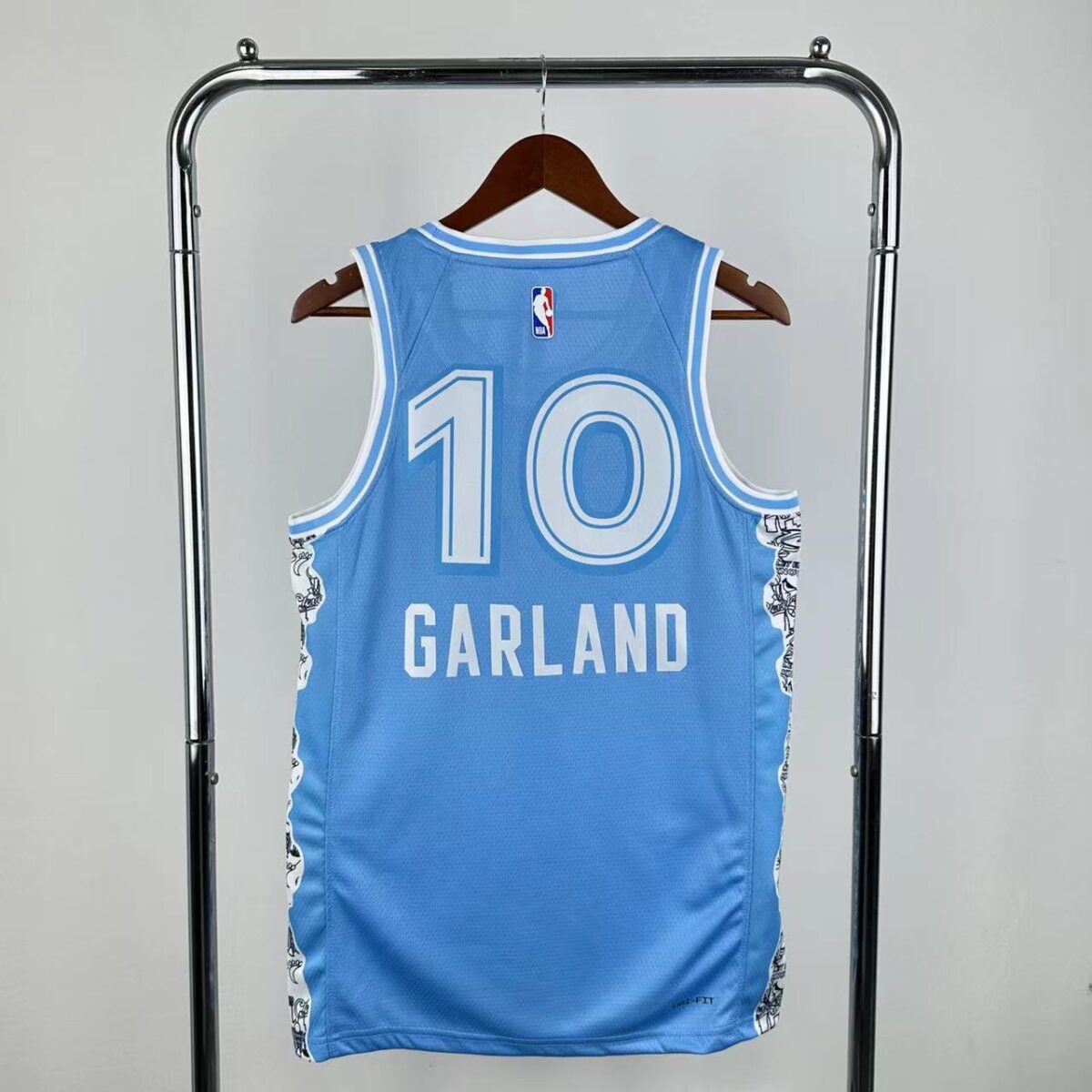 Land 2025 - Garland- Icon Edition - Image 2