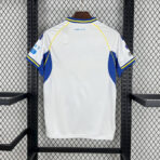 ⁦Leeds United Home 2025-26 Fan Edition⁩ - الصورة ⁦2⁩