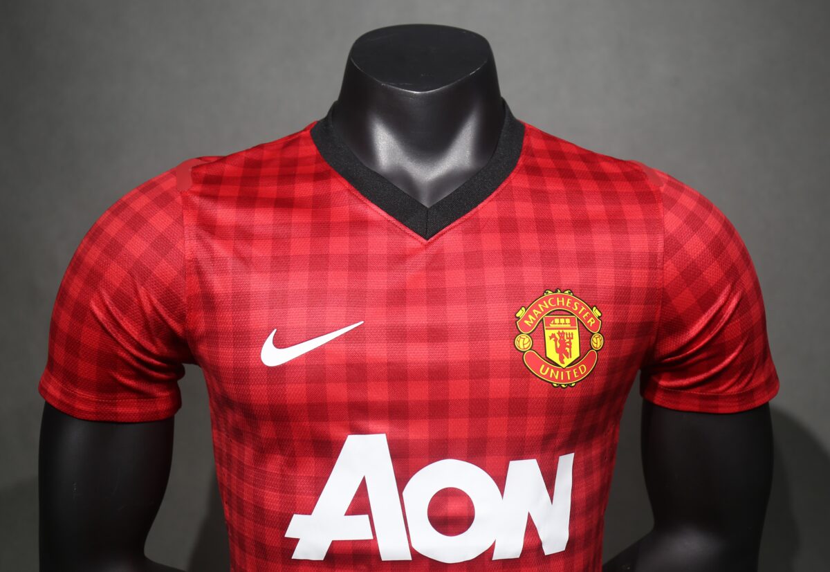 ⁦Manchester United Home 2012-13 Retro Player Edition⁩ - الصورة ⁦2⁩