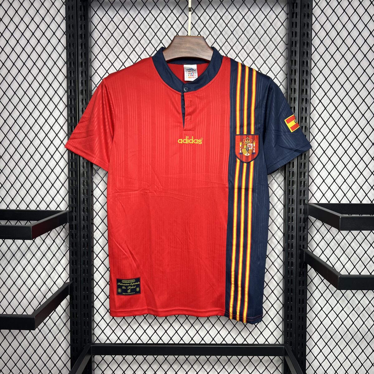 ⁦Spain Home 1996-97 Retro Edition⁩ - الصورة ⁦1⁩