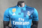 ⁦Real Madrid Third Away 2017-18 Retro Player Edition⁩ - الصورة ⁦3⁩