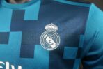 ⁦Real Madrid Third Away 2017-18 Retro Player Edition⁩ - الصورة ⁦4⁩