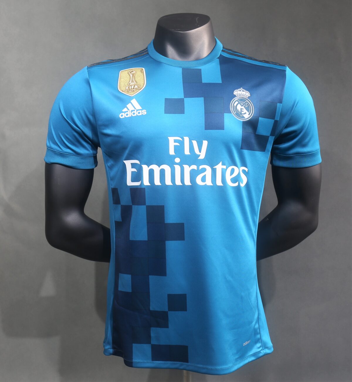 ⁦Real Madrid Third Away 2017-18 Retro Player Edition⁩ - الصورة ⁦1⁩