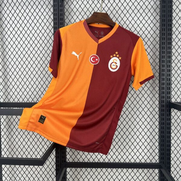 Galatasarays Home 2025-26 Fan Edition