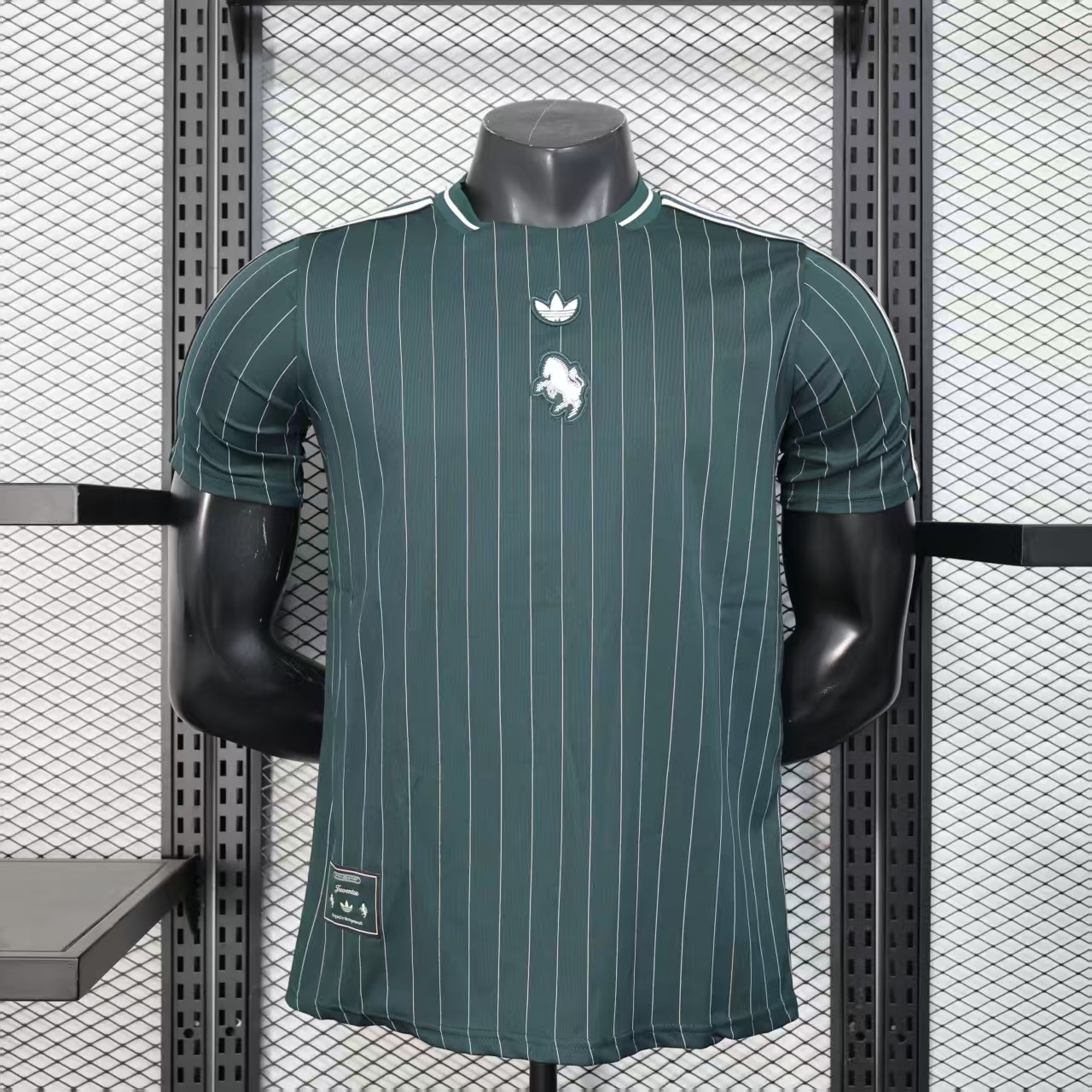 869c045c Juventus Terrace Icons 2025-26 Player Edition - الصورة 1
