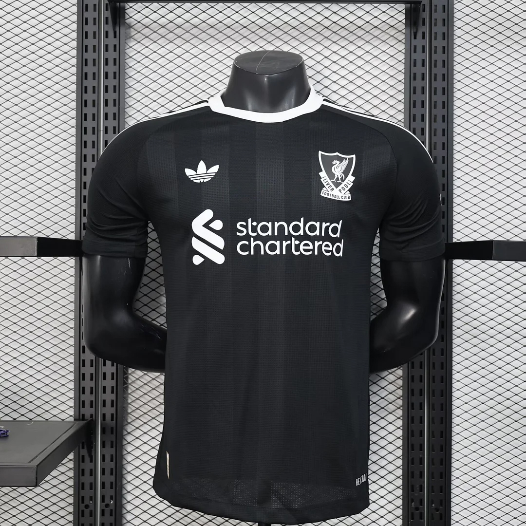 cd Liverpool Goalkeeper 2025-26 Player Edition - Image 1