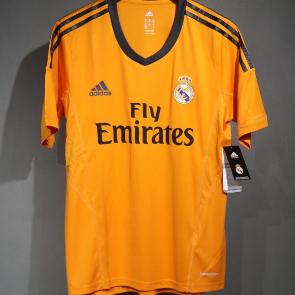 Real Madrid Away 2013-14 Retro Ultra Player Edition