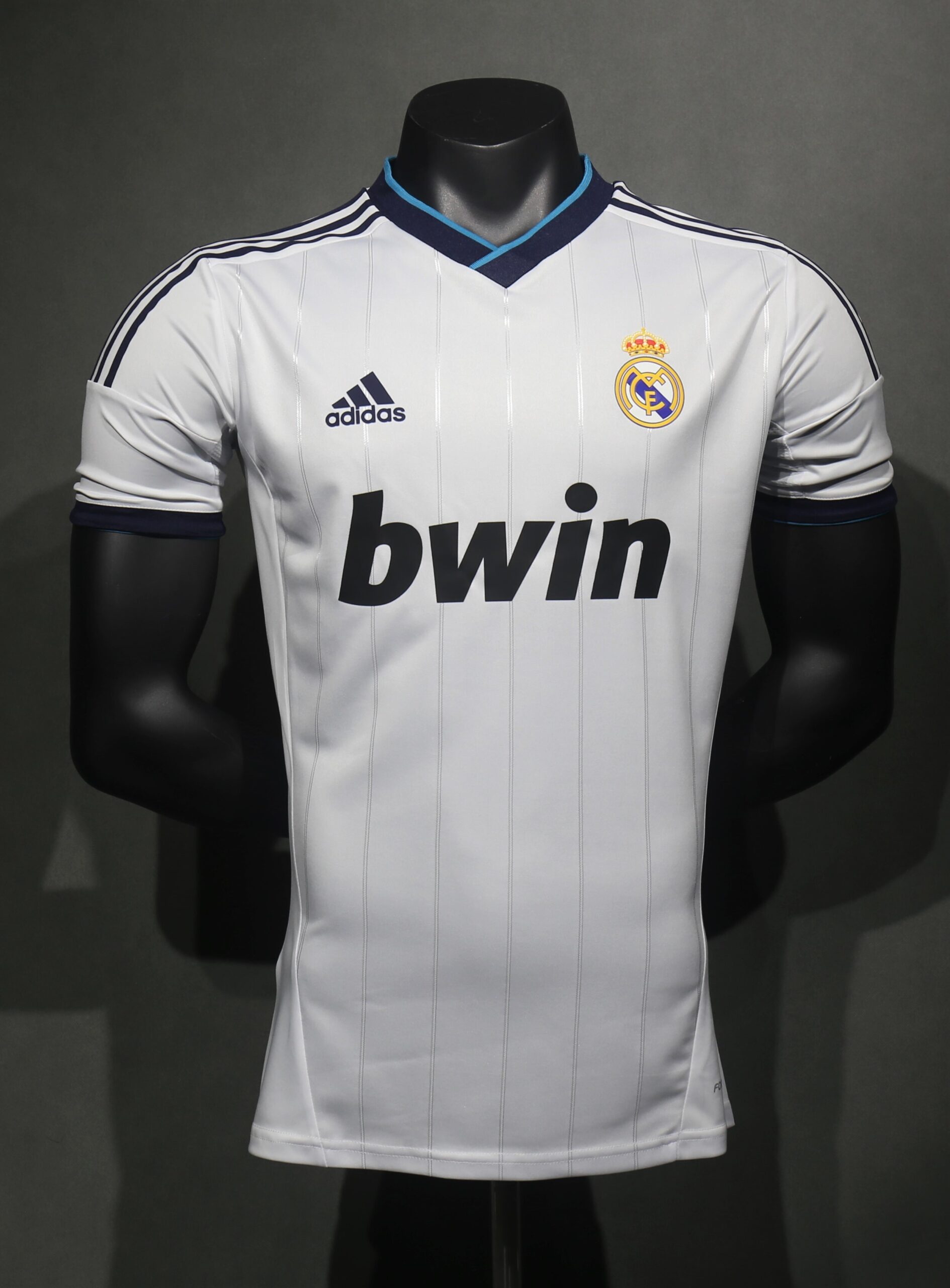 d721f04c Real Madrid Home 2012-13 Retro Ultra Player Edition - الصورة 1