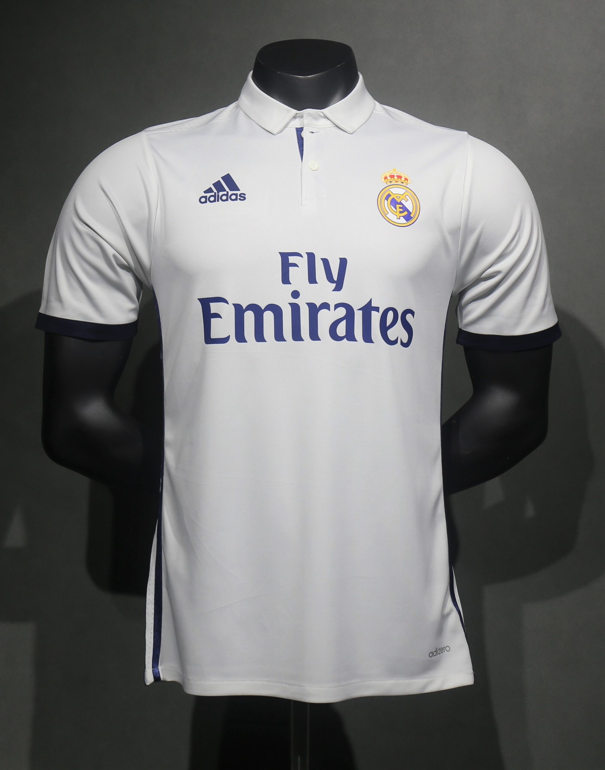 eb7ee610 Real Madrid Home 2016-17 Retro Ultra Player Edition - الصورة 1