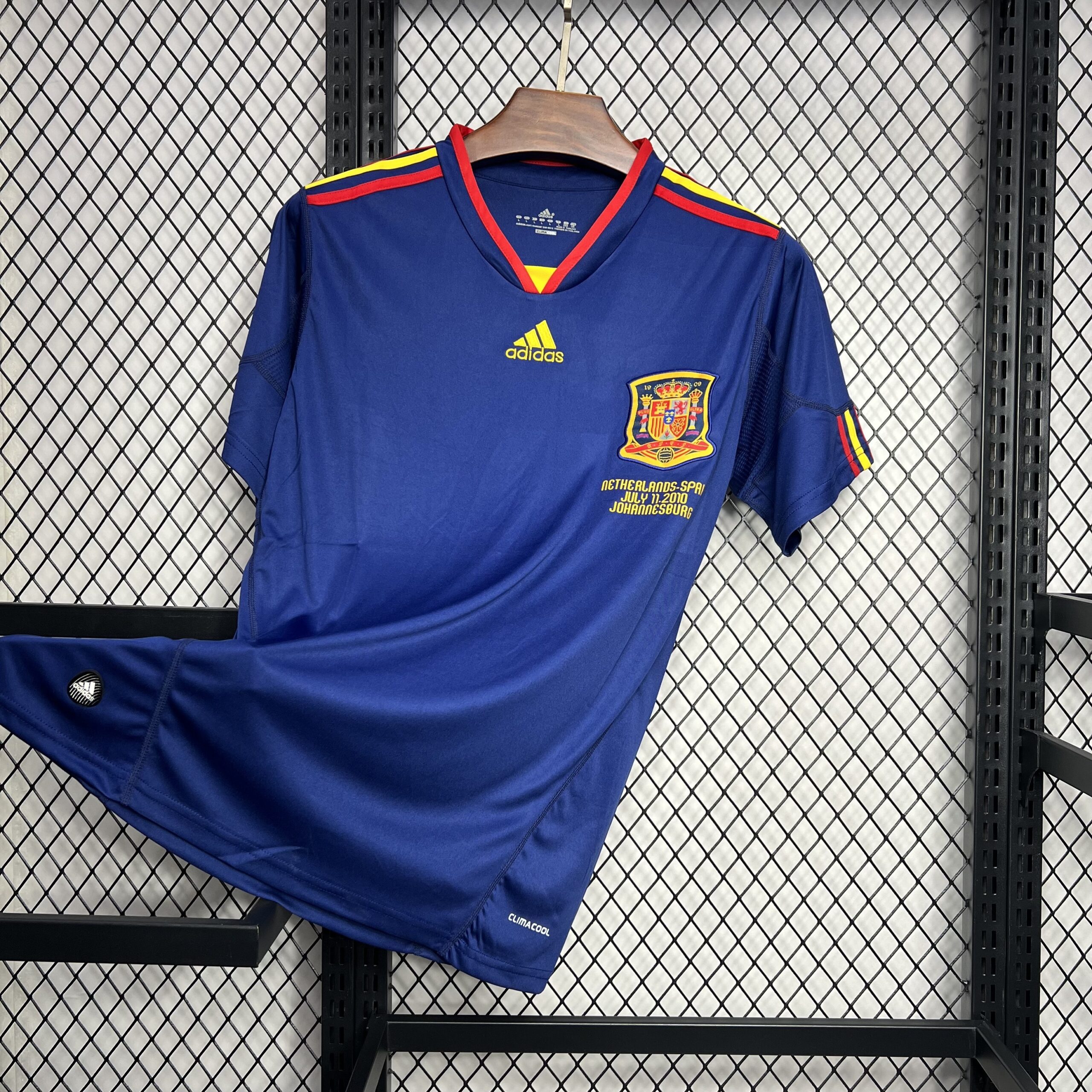 d9fcb15a Spain Home 2010-11 Retro Edition - الصورة 1