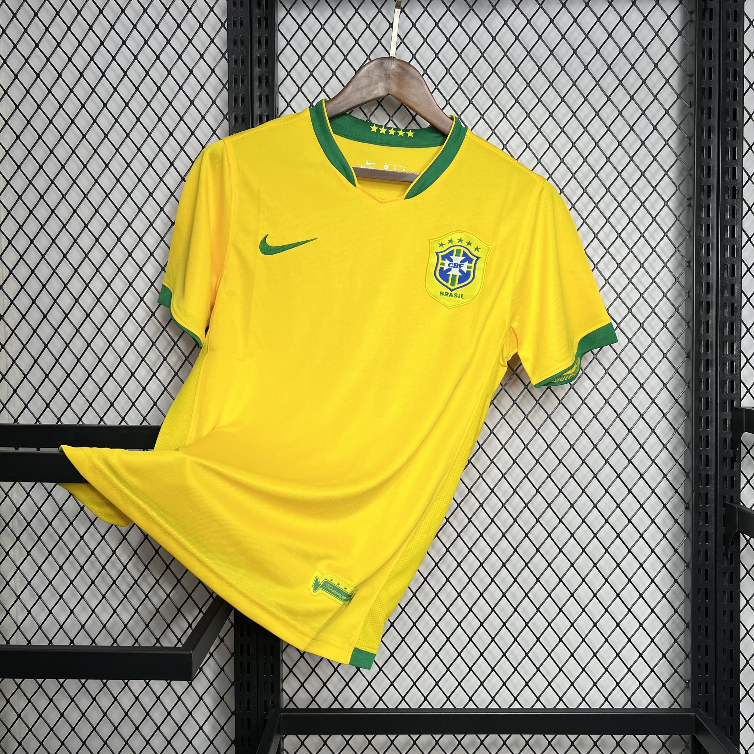 e36a4ef9 Brazil Home 2006-07 Retro Edition - الصورة 1