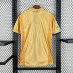 ⁦Barcelona Away 2000-01 Retro Edition⁩ - الصورة ⁦2⁩