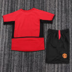 ⁦Manchester United Home 2002-04 Retro Kids suit⁩ - الصورة ⁦2⁩
