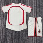 ⁦Milan Away 2006-07 Retro Kids suit⁩ - الصورة ⁦2⁩