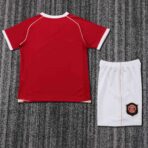 ⁦Manchester United Home 2006-07 Retro Kids suit⁩ - الصورة ⁦2⁩