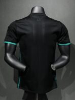 ⁦Real Madrid Away 2017-18 Retro Ultra Player Edition⁩ - الصورة ⁦2⁩