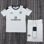 Manchester United Away 2000-01 Retro Kids suit