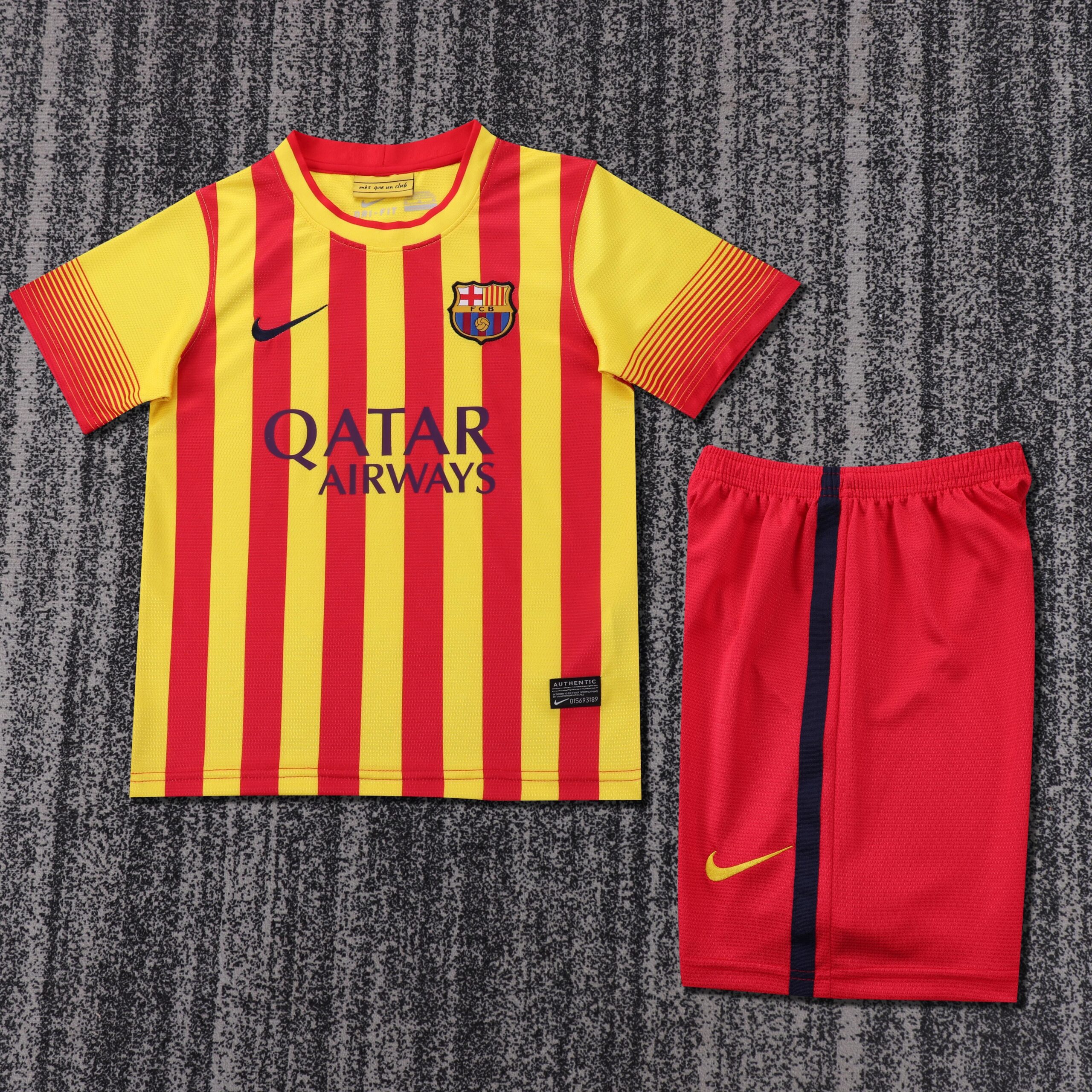 e8c6769b Barcelona Away 2013-14 Retro Kids suit - الصورة 1
