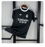 Real Madrid Goalkeeper 2025-26 Fan Edition