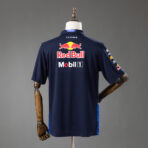 ⁦Red Bull Oracle Polo 2026 F1 Edition⁩ - الصورة ⁦2⁩