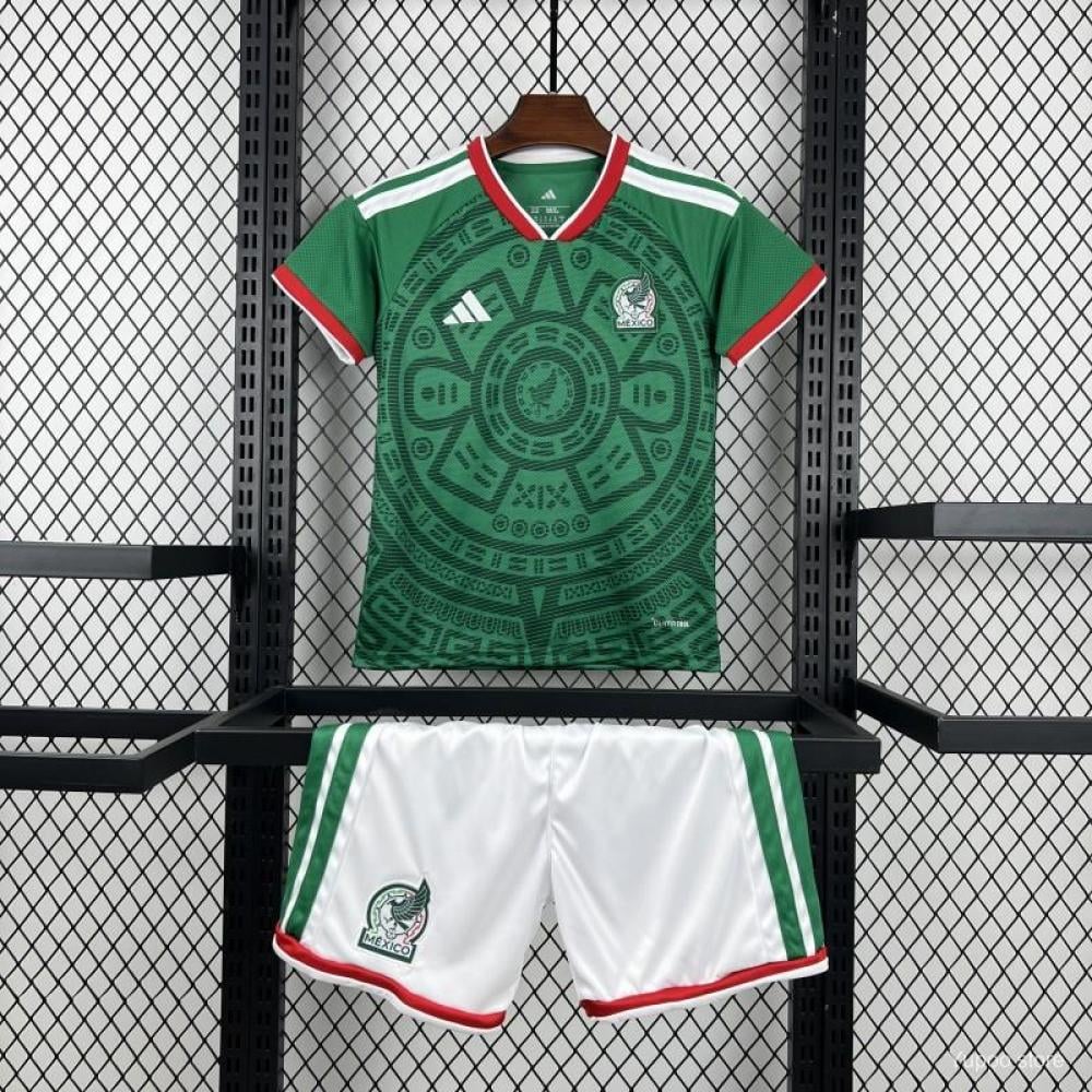 40de5861-a5fb-4fae-af0f-a79e47e3adaf-1000x1000-GhWVqkr5nxFGI4BXlSh5ESsoQD3TgtmKzgfwrb6d Mexico Home 2026-27 Kids Suit - الصورة 1