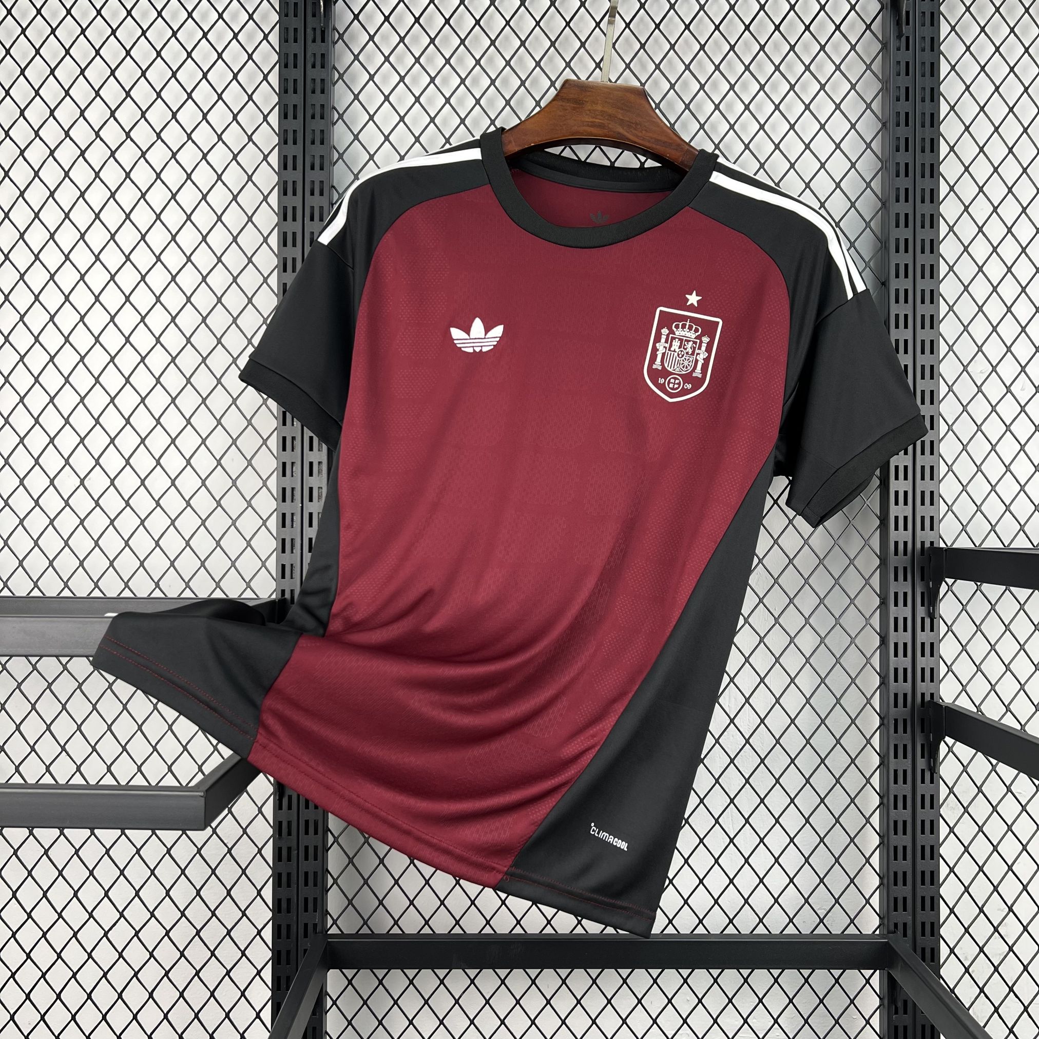 465014a1 Spain Goalkeeper 2026-27 Fan Edition - الصورة 1